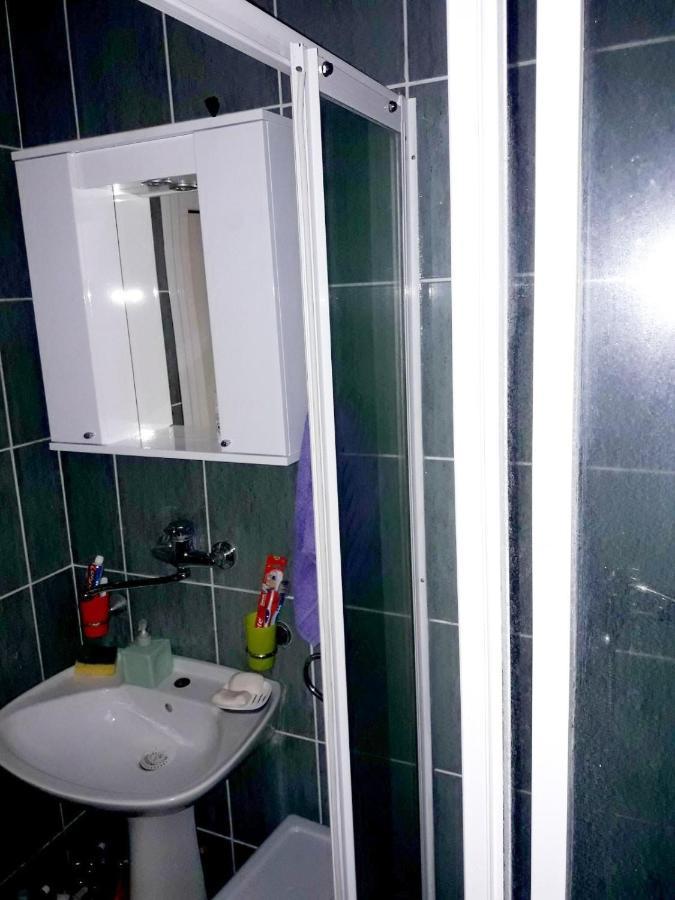 Flat Apartment *